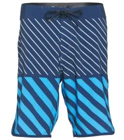 Volcom Men's Mod Quarta Scallop 19" Board Shorts